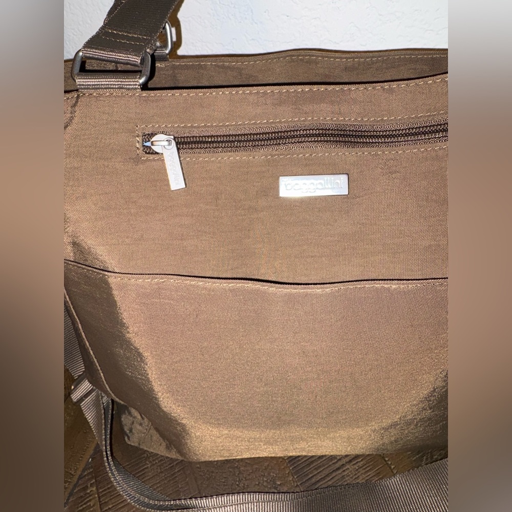 ❤️Baggallini Laptop Tote Bag NWOT Travel Work Nylon Crossbody Brown Lightweight - Picture 2 of 8
